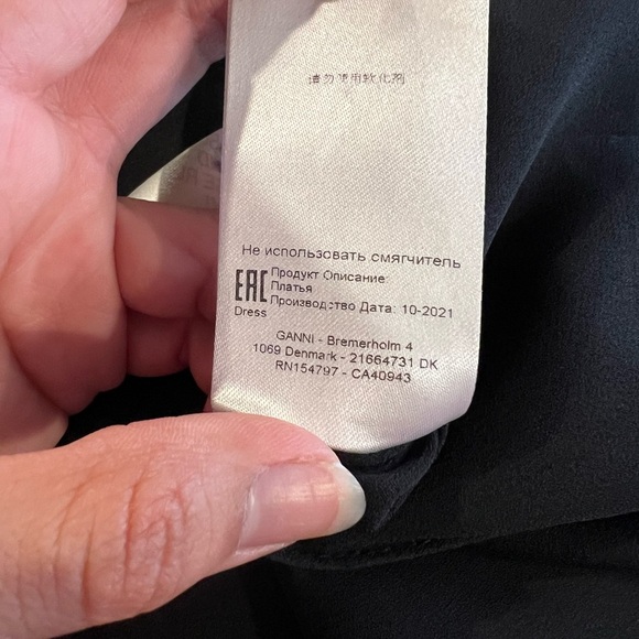 Ganni Printed Light Crepe Ruffle V-Neck Raglan Dress in Meadow Azure Blue 34 - Picture 16 of 16